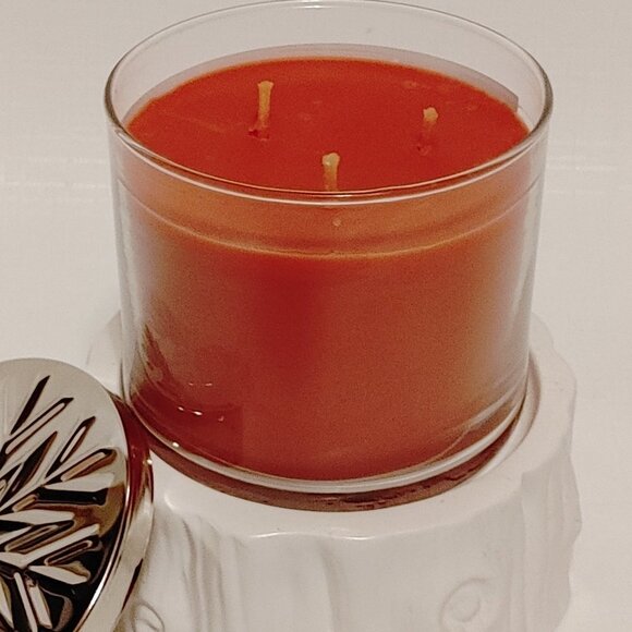 Bath and Body Works Winter Candy Apple Three Wick Candle BNIP - Picture 4 of 5